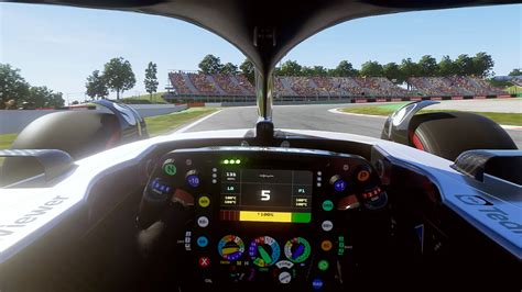 Screenshot di gioco da F1 24 con visuale dal cockpit di una vettura di Formula 1