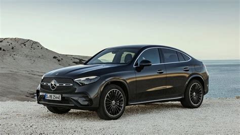 SUV coupé in ambiente urbano