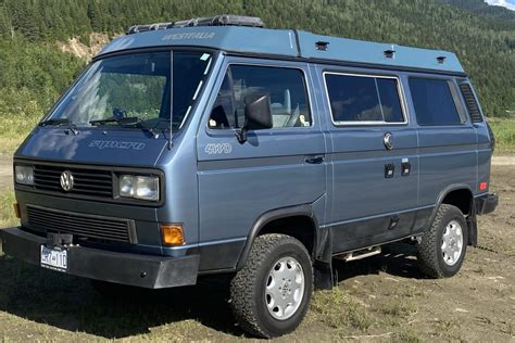 Volkswagen T3 Westfalia Syncro su terreno accidentato