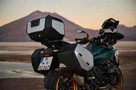 Moto BMW R1250GS con bauletto Vario installato