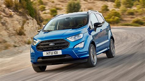 Ford EcoSport in movimento su strada