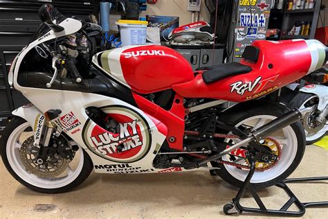 Dettaglio di un cerchione Suzuki RGV 250