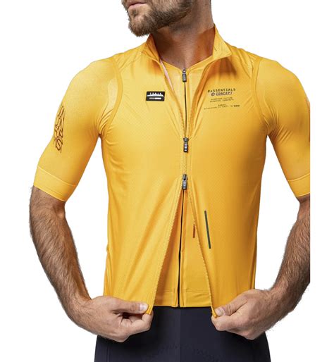 Gilet airbag ciclismo in azione