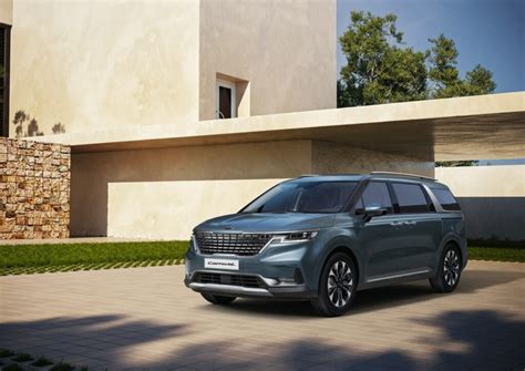 Interni Kia Carnival di seconda generazione