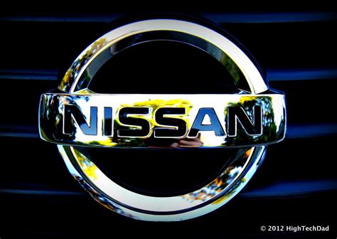 Logo Nissan con la circonferenza e la scritta