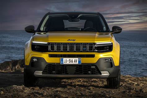 Jeep Avenger vista frontale
