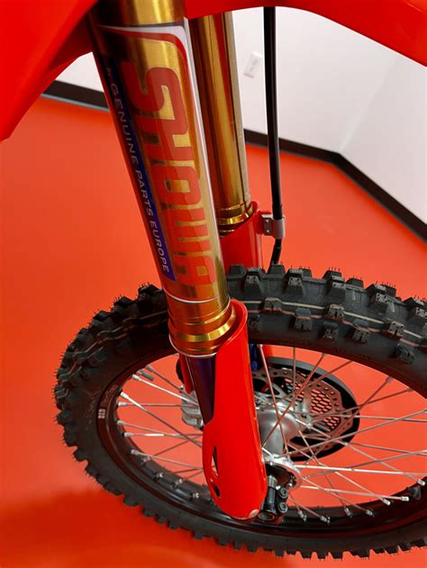 Schema tecnico delle sospensioni Showa della Honda CRF 250