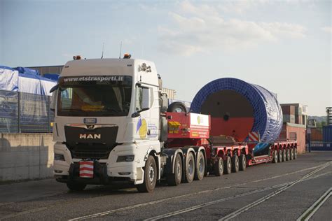 Trattore MAN TGX per trasporto eccezionale