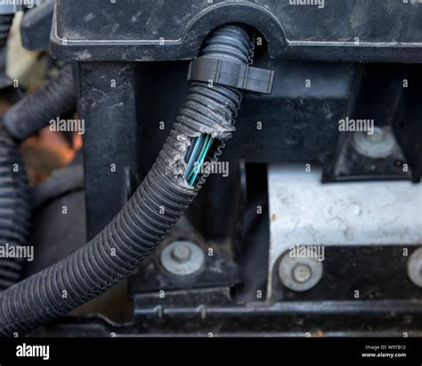 Cablaggio elettrico auto danneggiato