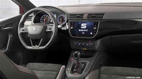 Interni Seat Ibiza con infotainment