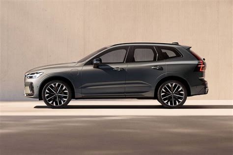 Tabella comparativa degli allestimenti della Volvo XC60 Ibrida Plug-in