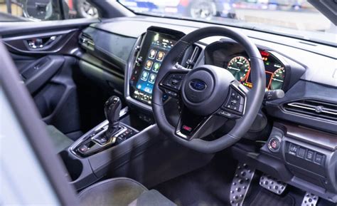 Interni Subaru Levorg con display centrale