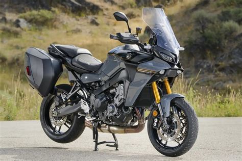 Moto Yamaha Tracer 900 GT in esposizione