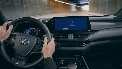 Interni e tecnologia del Lexus UX