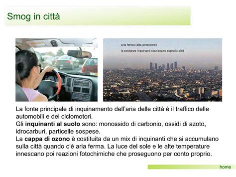 Inquinamento atmosferico causato dalle automobili in una città