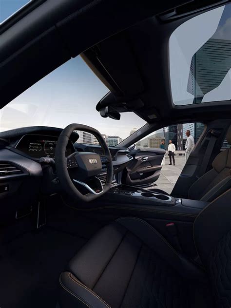 Interni di Audi S5 con display virtual cockpit e sedili sportivi