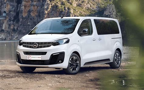 Opel Zafira con assetto ribassato in curva
