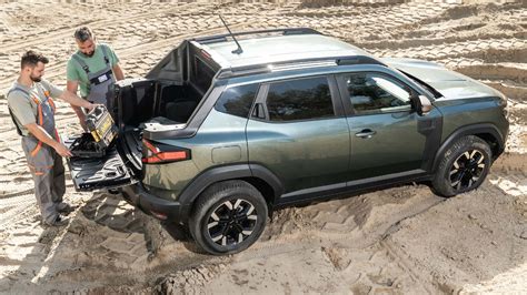 Dacia Duster in un paesaggio naturale