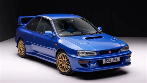 Una Subaru Impreza 22B in configurazione rally