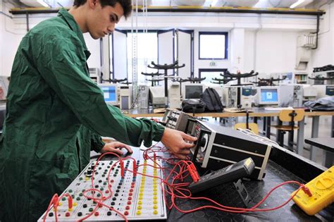 Laboratorio di elettronica auto