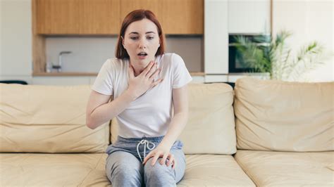 Persona con difficoltà respiratorie