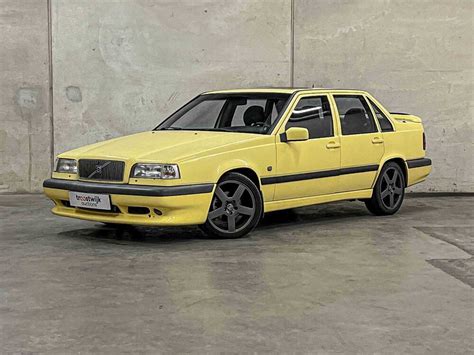 Volvo 850 T5-R gialla