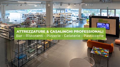 Interno di un'automedica con attrezzature