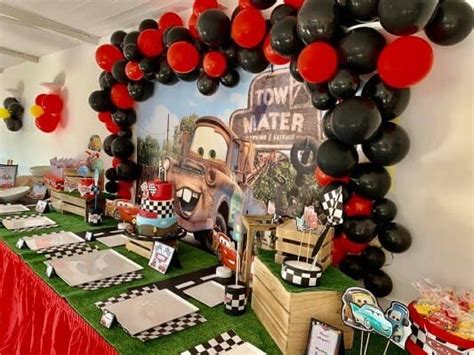 Tavolo buffet a tema Cars