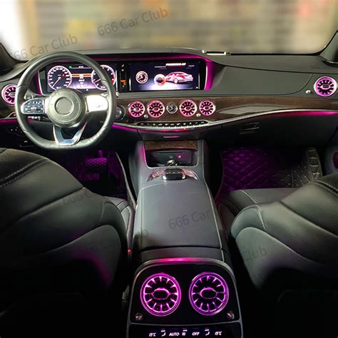 Dettaglio del lusso degli interni della Mercedes S500