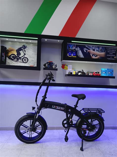 Render o foto di una bicicletta elettrica ad alta tecnologia