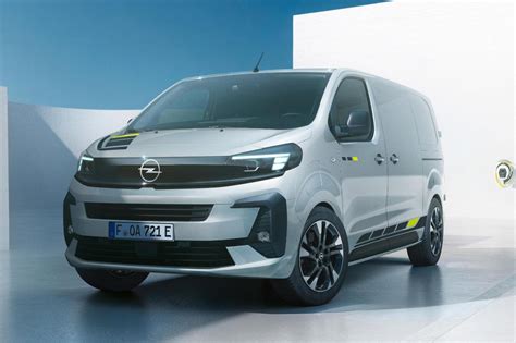 Opel Vivaro con cerchioni in lega
