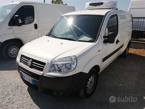 Fiat Doblo su strada con rimorchio