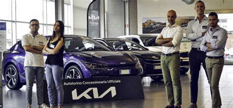 Esterno della concessionaria Autotorino Kia a Olgiate Olona