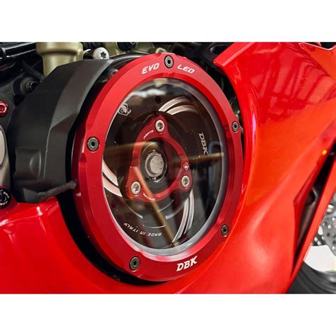 Coperchio frizione trasparente su moto Ducati