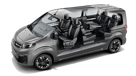 Opel Zafira su strada