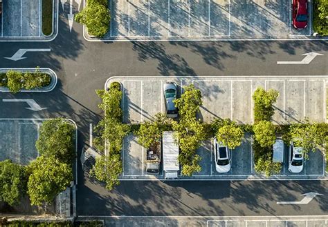 Sistema di orientamento intelligente per parcheggi