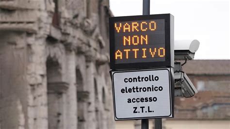 Mappa schematica di un varco ZTL con telecamera di monitoraggio