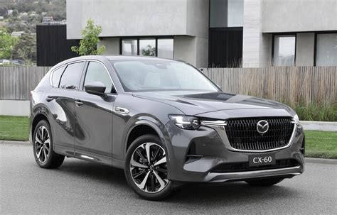 Mazda CX-60 frontale dinamico