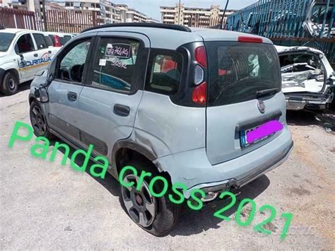 Fiat Panda incidentata vista frontale