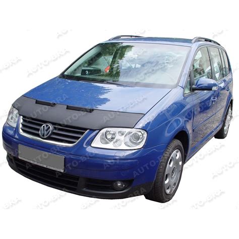 VW Touran con cofano aperto