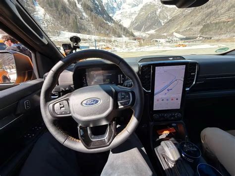 Plancia Ford con il bottone Sound evidenziato