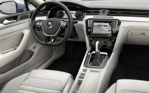 Volkswagen Passat interno e cruscotto