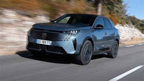 Peugeot E-3008 in versione GT