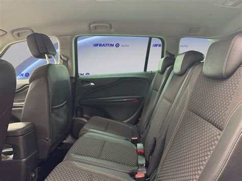Interni Opel Zafira Tourer Metano con disposizione sedili flessibile