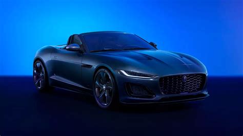 Jaguar F-Type in azione su pista