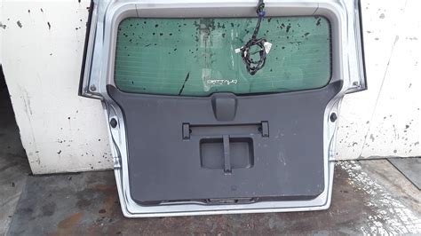 Dettaglio portellone posteriore Opel Zafira Life