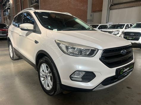 Ford Kuga in ambiente urbano a Pescara