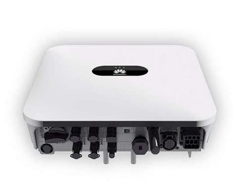 Inverter Huawei SUN2000-6KTL-M1 installato a parete in ambiente residenziale moderno