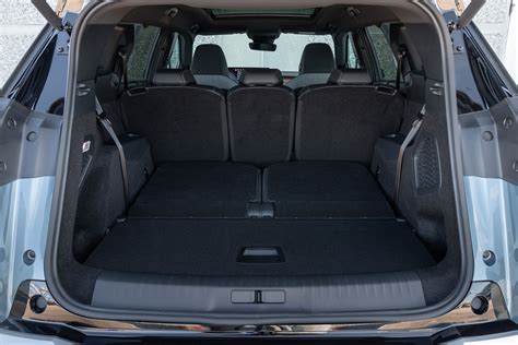 Configurazione del bagagliaio della Peugeot 5008 con sedili abbattuti