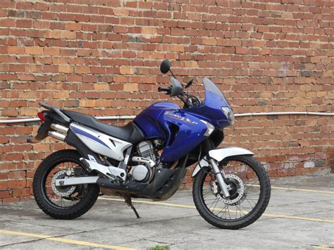 Esploso del gruppo piastra sterzo Honda Transalp 650